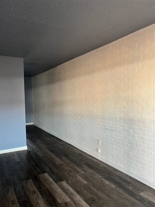 Building Photo - 2107 NW 38th St