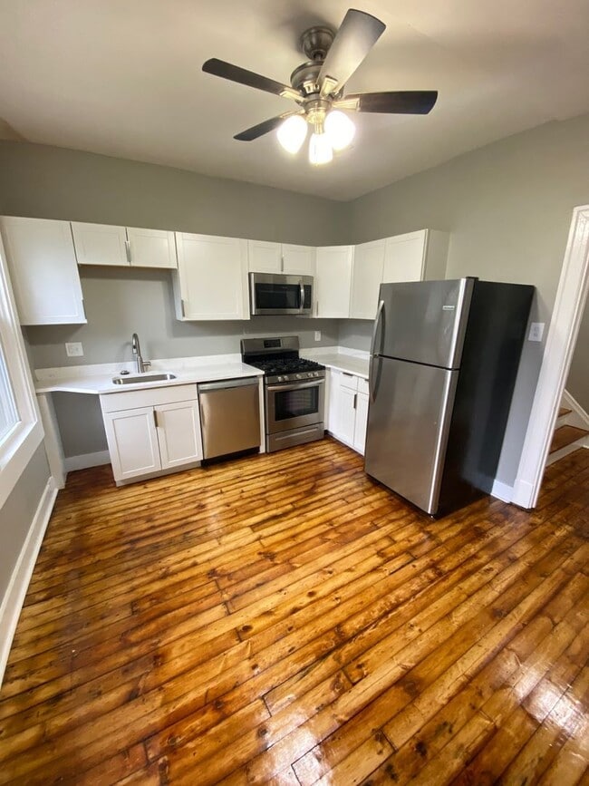 Building Photo - Modern 2-Bedroom with Central Air, In-Unit Laundry & Pet Friendly Living