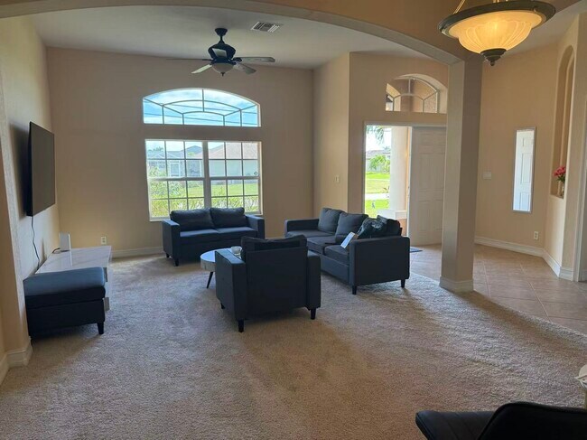 Building Photo - 409 SW 8th St