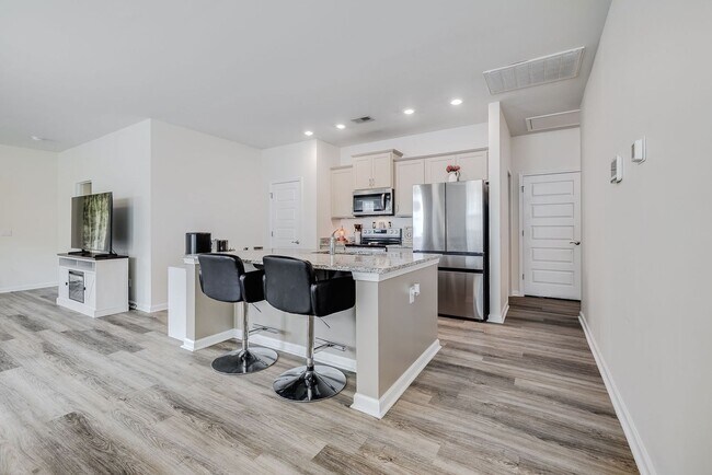 Building Photo - 161 Holloway Hl