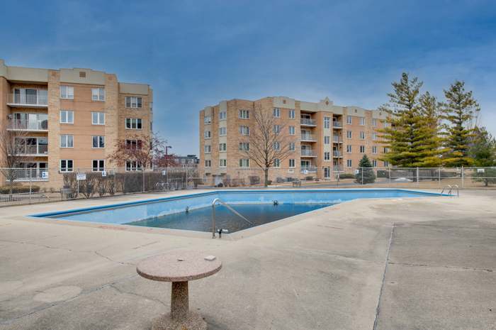 Building Photo - 2200 S Stewart Ave