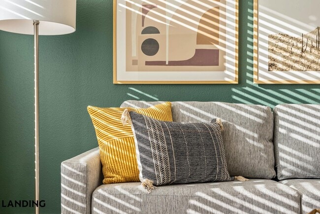 Building Photo - 9835 Fredericksburg Rd