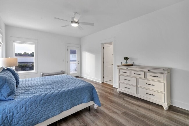 Building Photo - Furnished Beach Rental Paradise