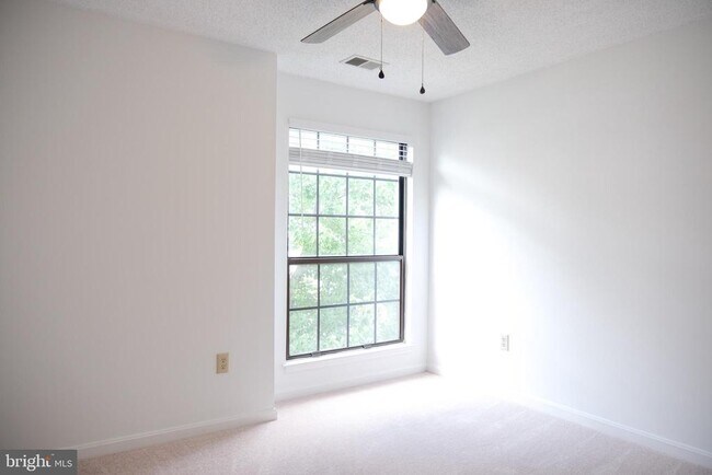 Building Photo - 6941 Mary Caroline Cir