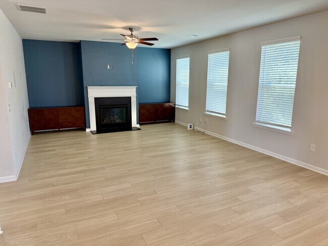 Building Photo - 540 Teversham Dr