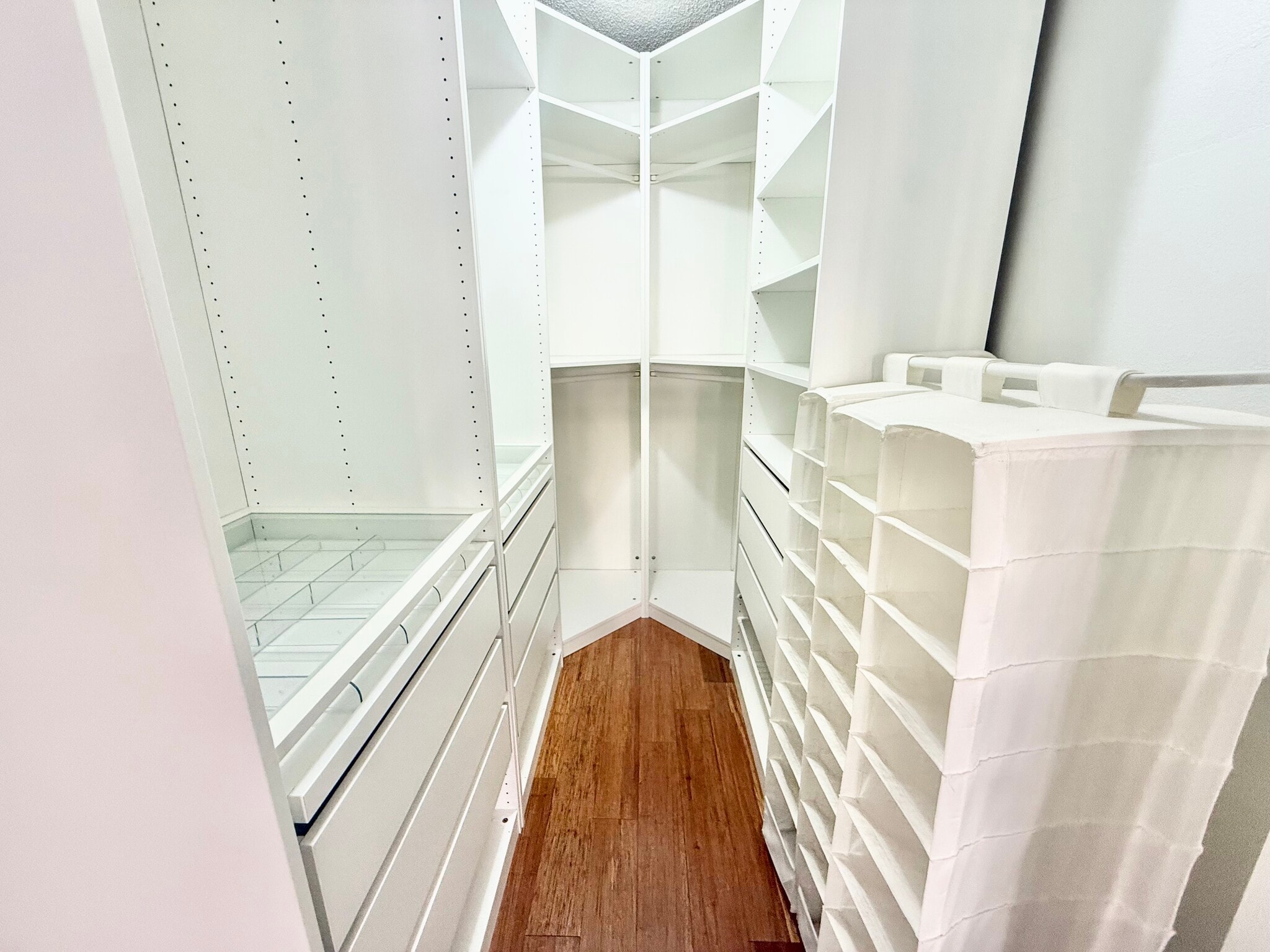 Building Photo - 901 NE 14th Ave