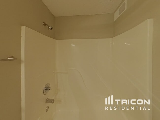 Building Photo - 2094 French Trace Ave