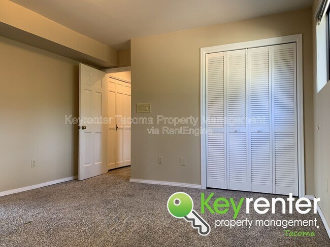 Building Photo - 3009 208th Ave E