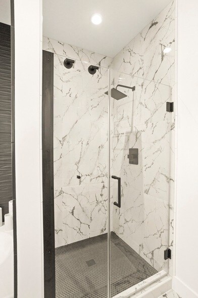 Building Photo - 221 Waldron View Dr