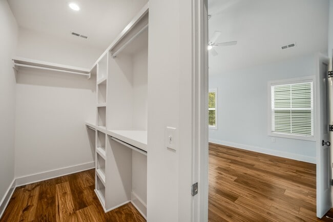 Building Photo - 1431 Meridian St