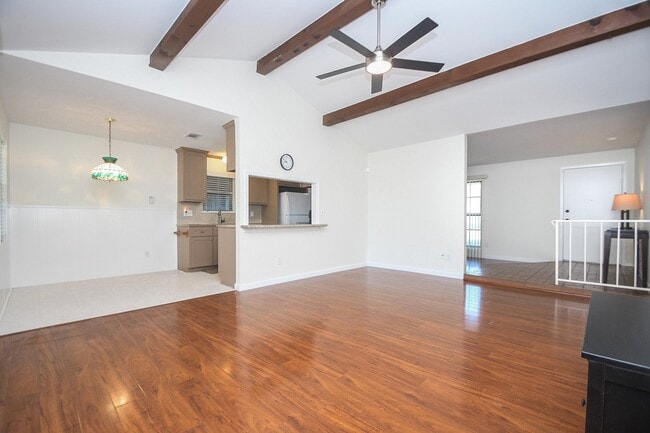 Building Photo - 2515 Valleyfield Dr