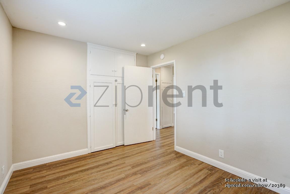 Building Photo - Unit