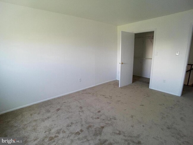 Building Photo - 1030 Warwick Ct