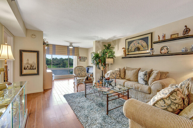 Building Photo - 5842 Crystal Shores Dr