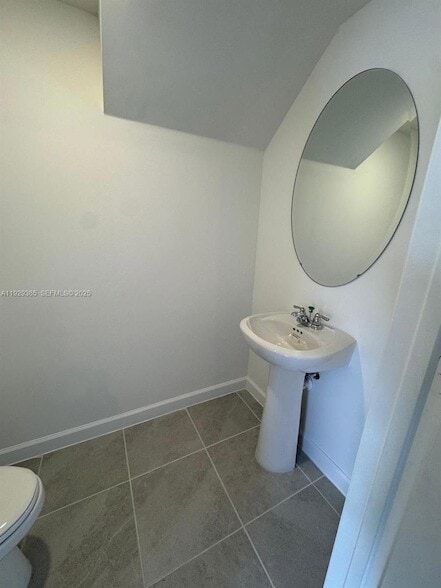 Building Photo - 2825 SE 25th Ave