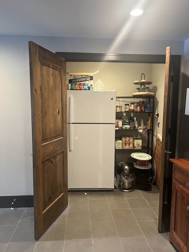 Building Photo - 5144 N Lauralwood St