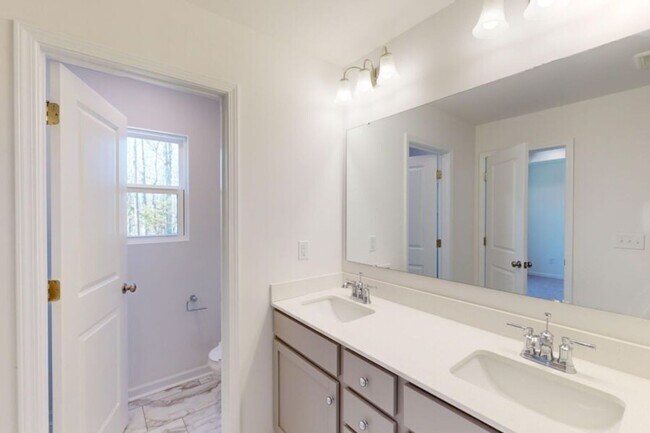 Building Photo - New Construction 3BR/2.5BA Townhome in Monroe