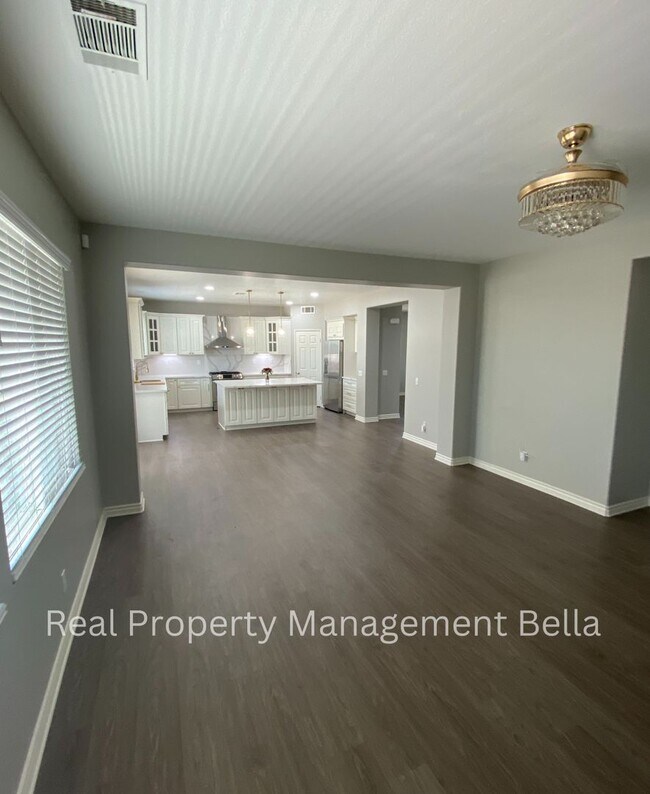 Building Photo - 25249 Silverwood Ln