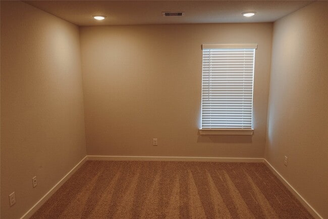 Building Photo - 8598 Blueberry Ash St