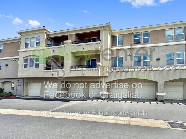 Building Photo - 1300 Moon Cir