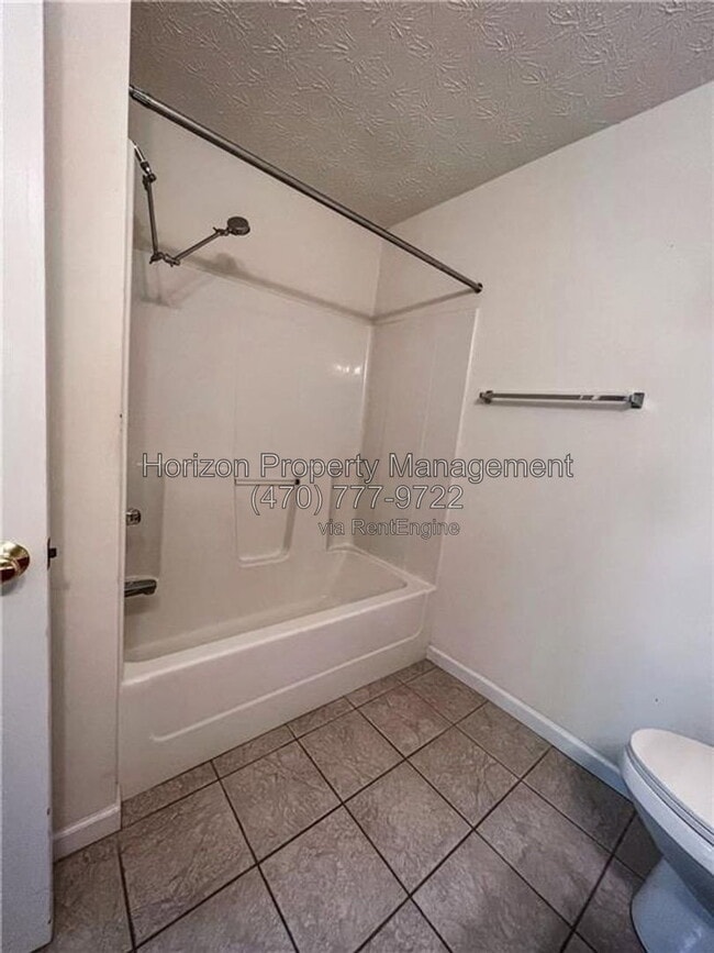 Building Photo - 3971 Hidden Hollow Dr