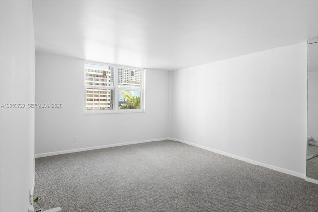 Building Photo - 1849 S Ocean Dr