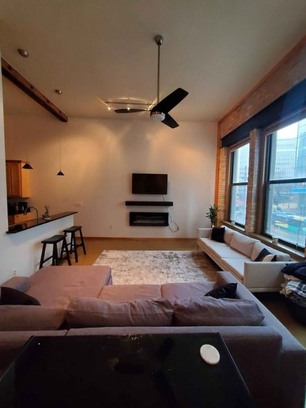 Building Photo - 773 N Water St