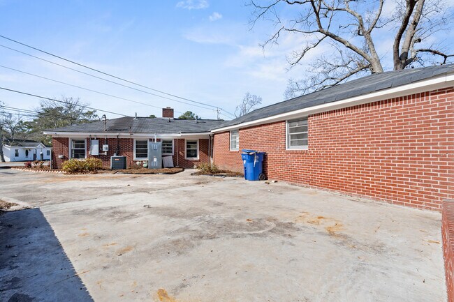 Building Photo - 409 Wilkes Rd