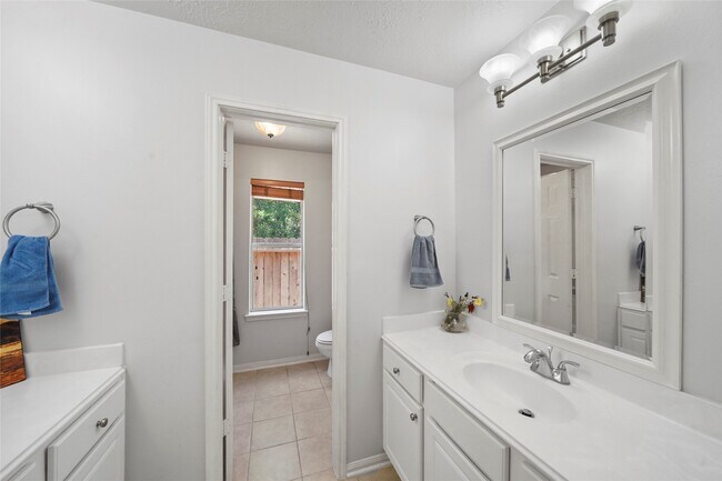 Building Photo - 158 N Whistlers Bend Cir