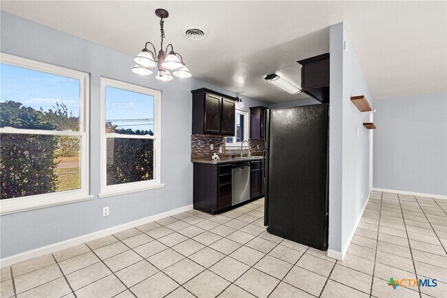 Building Photo - 1513 Westover Dr