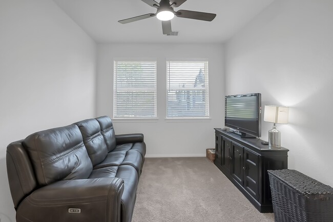 Building Photo - 212 Cider Gum Pl