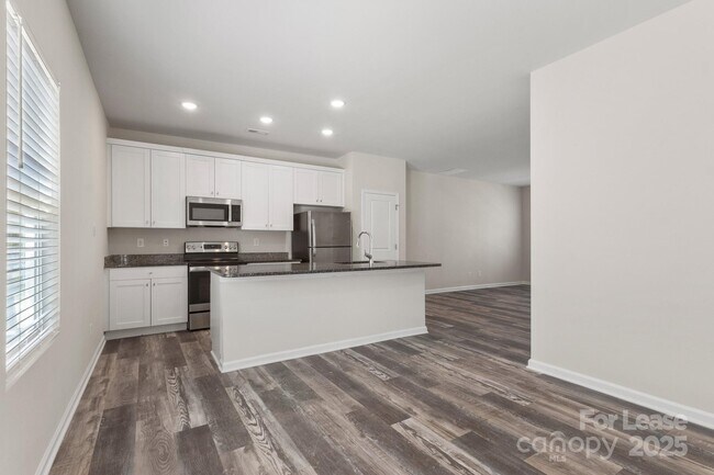 Building Photo - 117 Dogwood Vlg Trl
