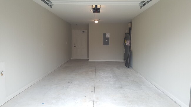 Building Photo - 1BR 1.5BA Townhouse- Aria Sandy Springs