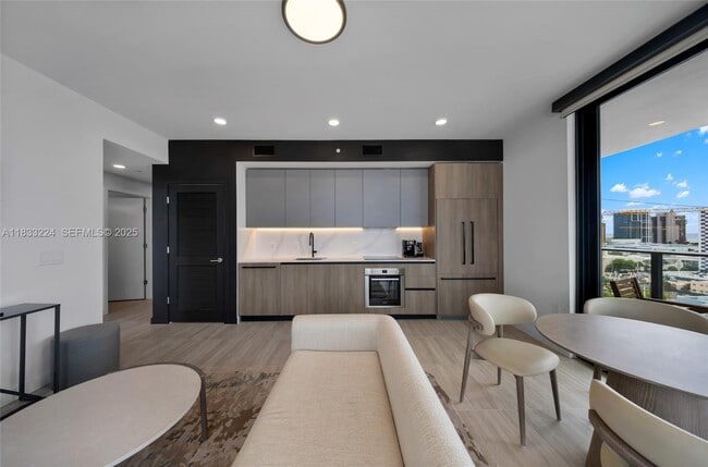 Building Photo - 580 72nd St