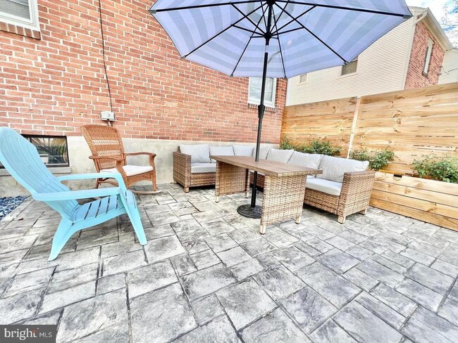 Building Photo - 503 Dorchester Ave