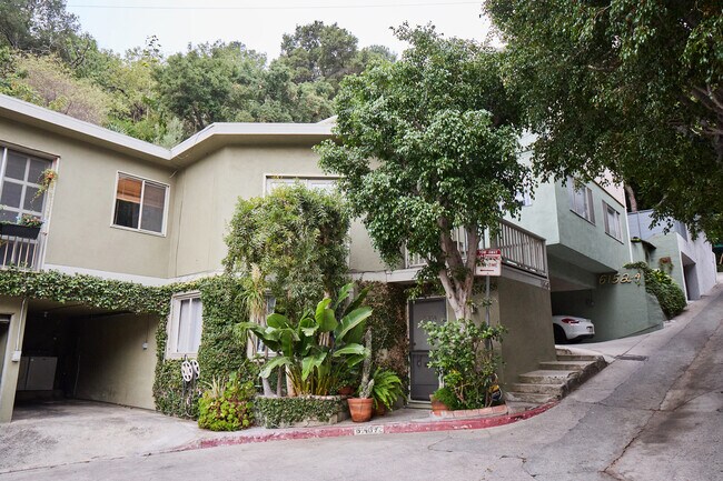 Building Photo - 6148 Glen Holly St