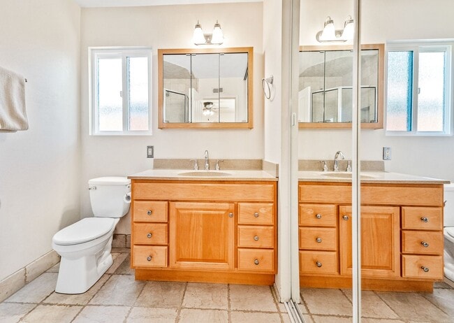 Building Photo - Charming 3-Bedroom, 2-Bathroom Home in Prime North Huntington Beach Location