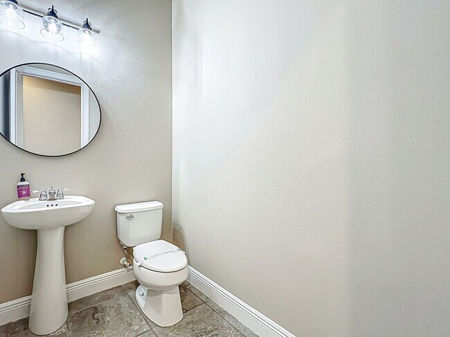 Building Photo - 9421 Dugard Ct