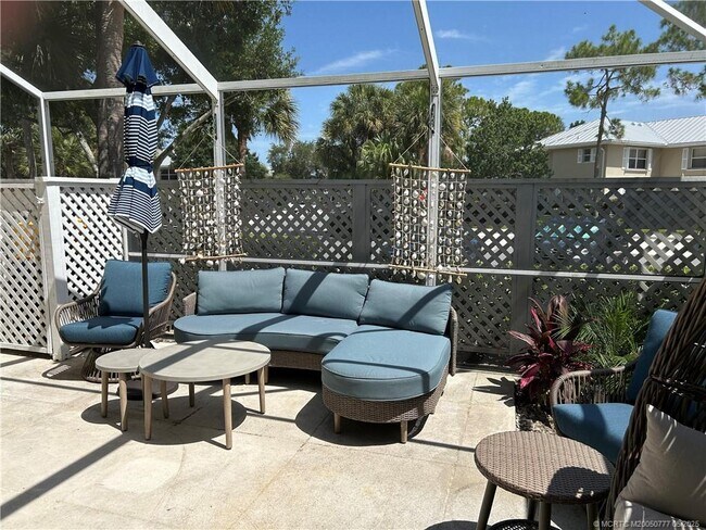 Building Photo - 2807 SW Lakemont Pl