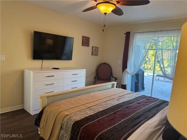 Building Photo - 911 SE 21st Ln