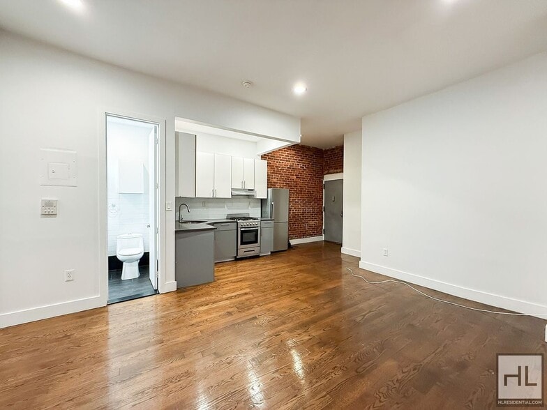 Building Photo - BEDFORD AVENUE / Bedford-Stuyvesant 2-Bed 1-Bath