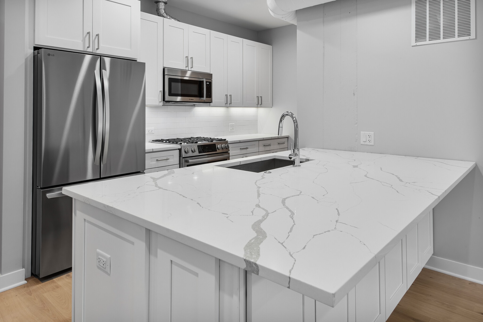 Building Photo - 4622 N Ashland Ave