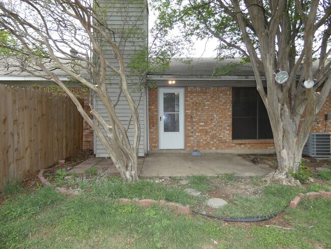 Building Photo - 325 Asbury Dr