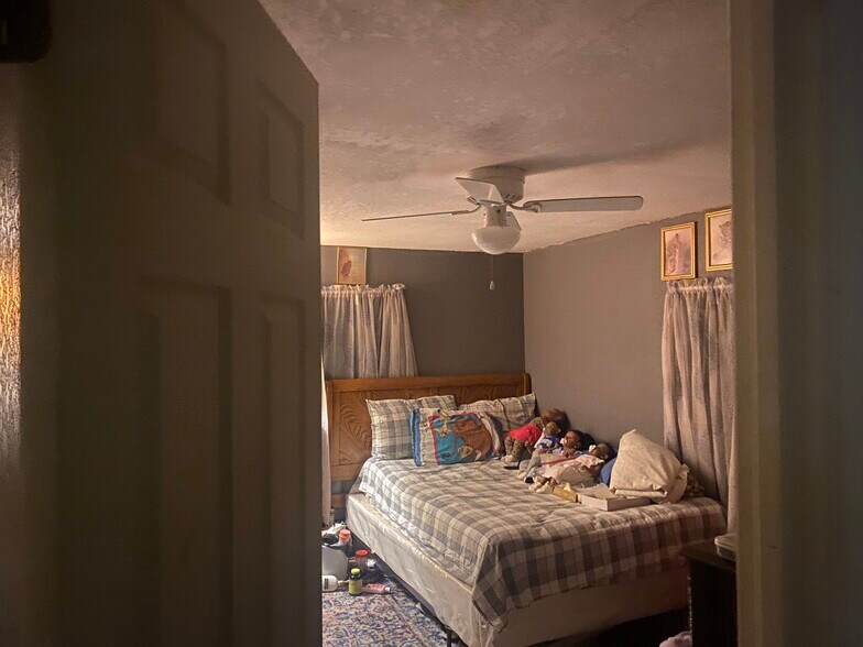 Building Photo - 1103 S Lilly St