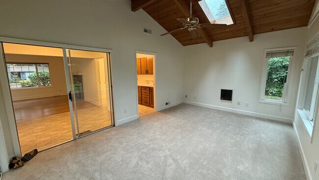 Building Photo - Stunning Forest Retreat in Lake Oswego 3 beds 2 baths + Den; Video!