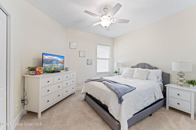 Building Photo - 1020 Venetian Dr