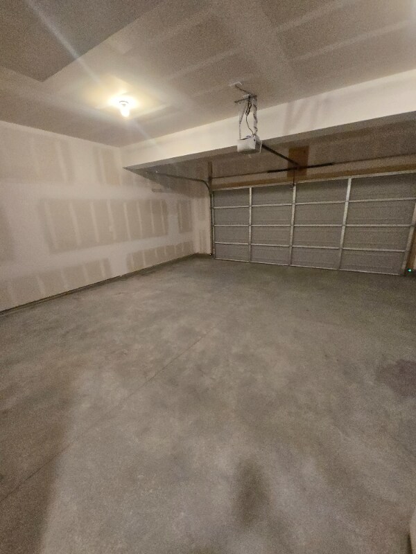 Building Photo - 4833 Autumn Leaf Dr