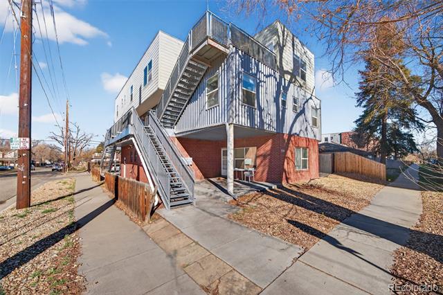 Building Photo - 2389 S High St