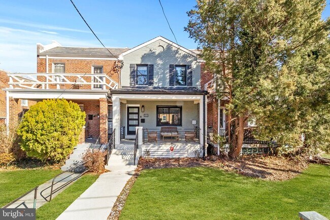 Primary Photo - 4703 10th St NE