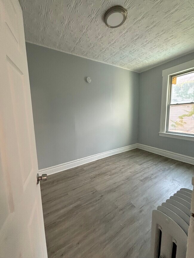 Building Photo - 591 15th Ave